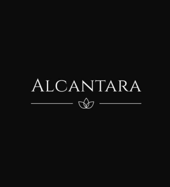 Alcantara- Modern Home With Hot Tub- Sleeps 10 Cromdale Экстерьер фото