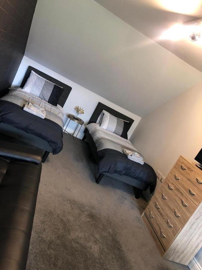 Alcantara- Modern Home With Hot Tub- Sleeps 10 Cromdale Экстерьер фото