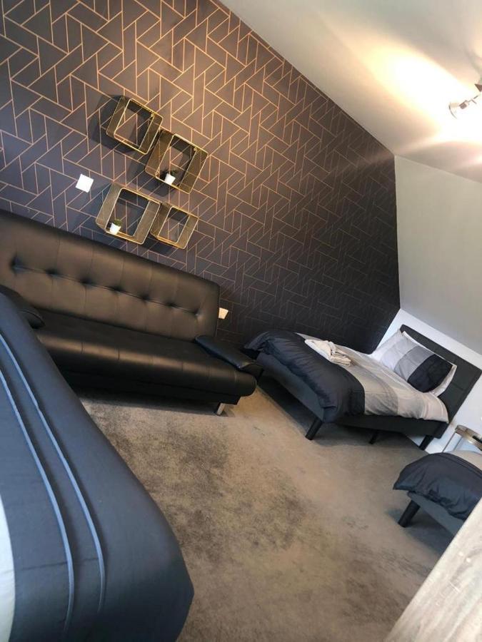 Alcantara- Modern Home With Hot Tub- Sleeps 10 Cromdale Экстерьер фото